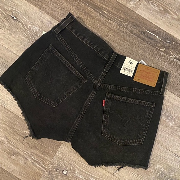 Levi 501 black Jean shorts - Picture 4 of 4